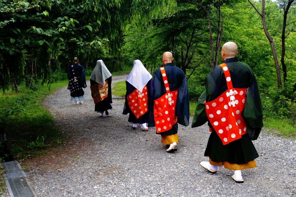 僧侶の移動